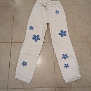 Pacsun Dad jeans: White Pants with Blue Flower Embroidery